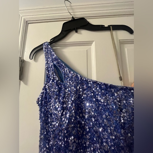 PROM DRESS - Picture 4 of 6